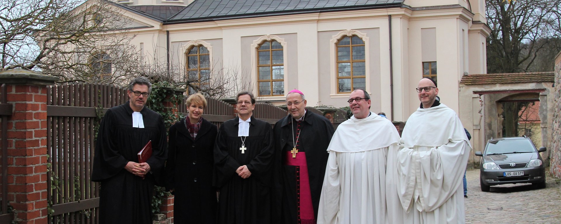 v.l.n.r.: Pfr. M. Groß, Ministerin Dr. M. Münch, Bischof Dr. M. Dröge, Bischof W. Ipolt, Prior Simeon, Pater Kilian